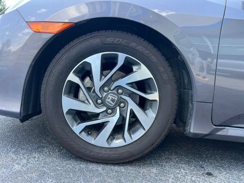 Used 2018 Honda Civic EX image 11
