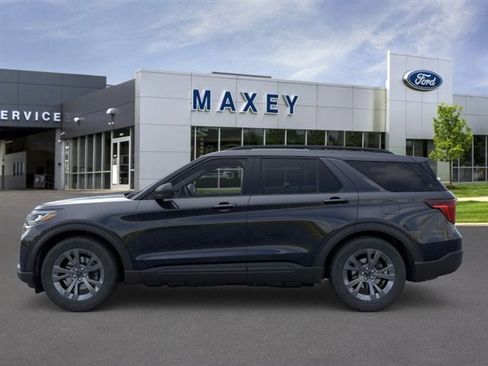 Used 2026 Ford Explorer Active w/ Active Comfort Package AWD/4WD image 3