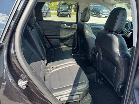 Used 2021 Ford Escape Titanium w/ Class II Trailer Tow Package AWD/4WD image 18