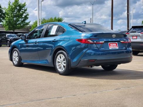 Used 2026 Toyota Camry LE w/ Convenience Package image 4