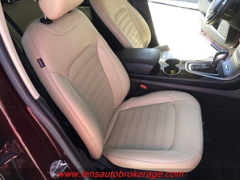 Used 2017 Ford Edge SEL w/ Equipment Group 201A image 24