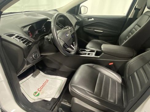 Used 2019 Ford Escape Titanium image 10