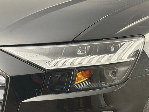 Used 2023 Audi Q8 Premium Plus w/ Premium Plus Package image 11