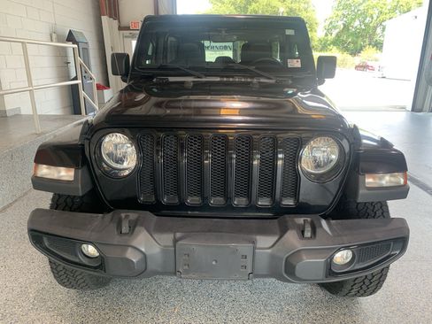 Used 2023 Jeep Wrangler Unlimited Sahara AWD/4WD image 2