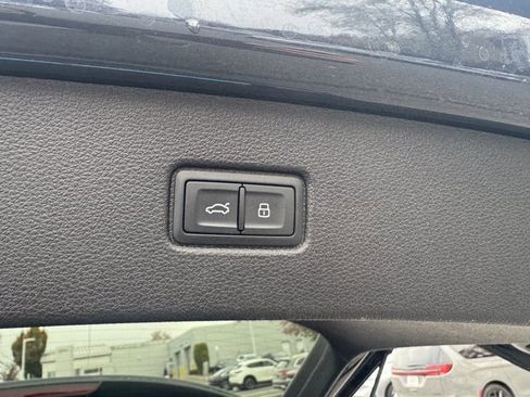 Certified 2025 Audi Q7 2.0T Premium image 33