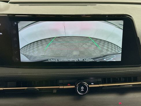 Used 2023 Nissan Ariya AWD image 23