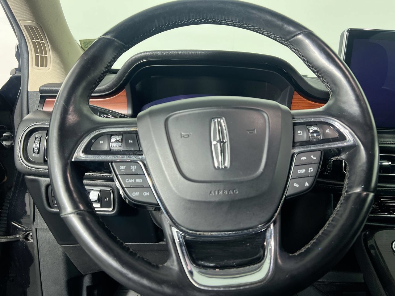 Used 2021 Lincoln Nautilus Reserve w/ Monochromatic Package AWD/4WD image 15