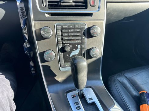 Used 2012 Volvo S60 T5 image 9