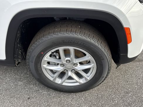 New 2025 Jeep Grand Cherokee Laredo X image 13