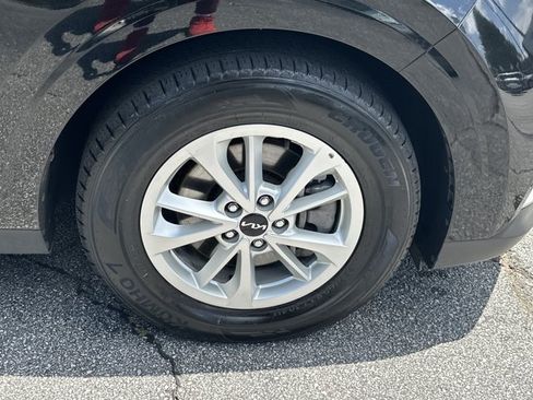 Certified 2024 Kia Carnival LX FWD image 15