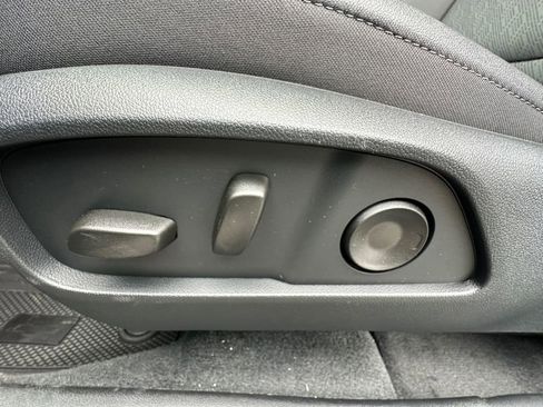 New 2026 Chevrolet Equinox LT w/ Convenience Package II image 10