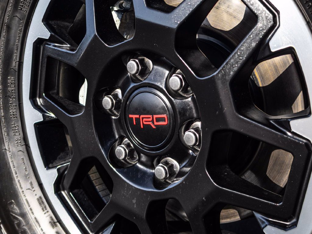 Used 2025 Toyota Tacoma TRD Off-Road AWD/4WD image 2