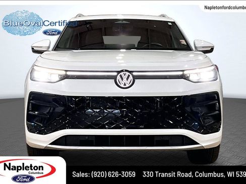 Used 2025 Volkswagen Tiguan SEL R-Line AWD/4WD image 3