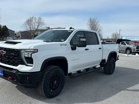 New 2026 Chevrolet Silverado 2500 ZR2 image 7