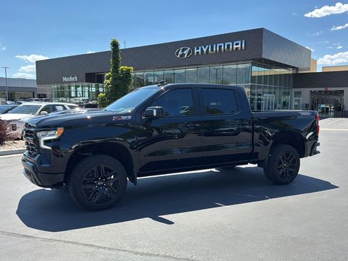 Used 2023 Chevrolet Silverado 1500 LT Trail Boss w/ LT Trail Boss Premium Package AWD/4WD image 1