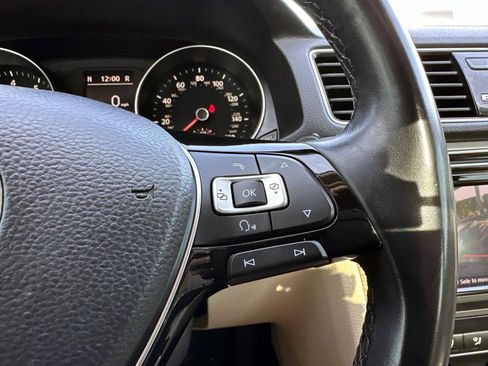 Used 2018 Volkswagen Passat 2.0T SE image 25