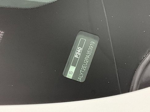 Certified 2023 Land Rover Range Rover Velar R-Dynamic S image 31