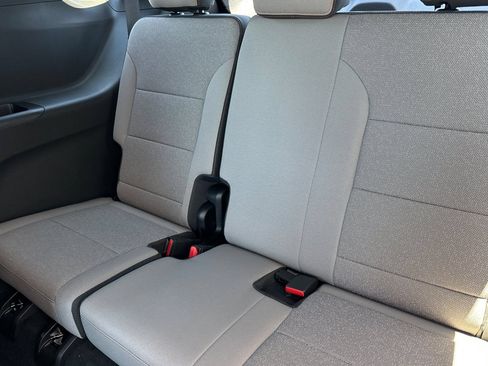 Used 2026 Chevrolet Traverse LT w/ LPO, Floor Liner Package FWD image 17