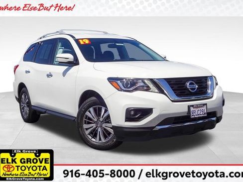 Used 2019 Nissan Pathfinder SV AWD/4WD image 1