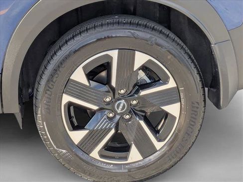 Certified 2025 Nissan Kicks SR image 23