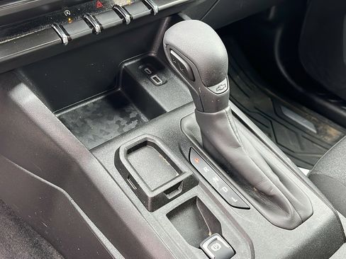 Used 2024 Chevrolet Colorado W/T image 21