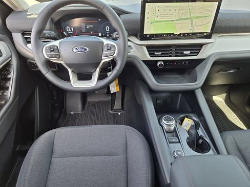New 2026 Ford Explorer Active RWD image 11