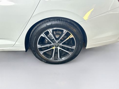Used 2025 Volkswagen Jetta Sport FWD image 11