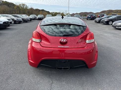 Used 2013 Hyundai Veloster w/ Style Pkg FWD image 7