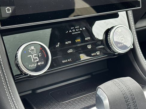 New 2025 Jaguar F-PACE R-Dynamic S image 21
