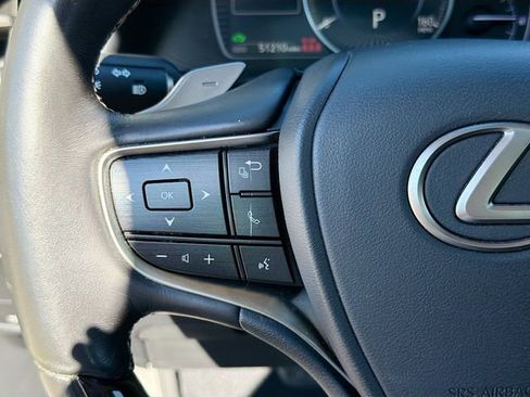 Used 2019 Lexus ES 300h w/ Premium Package image 34