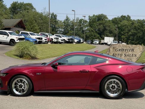 Used 2025 Ford Mustang GT RWD image 2