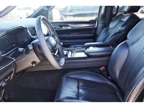 Used 2023 Jeep Wagoneer L 2WD w/ Premium Group I image 29