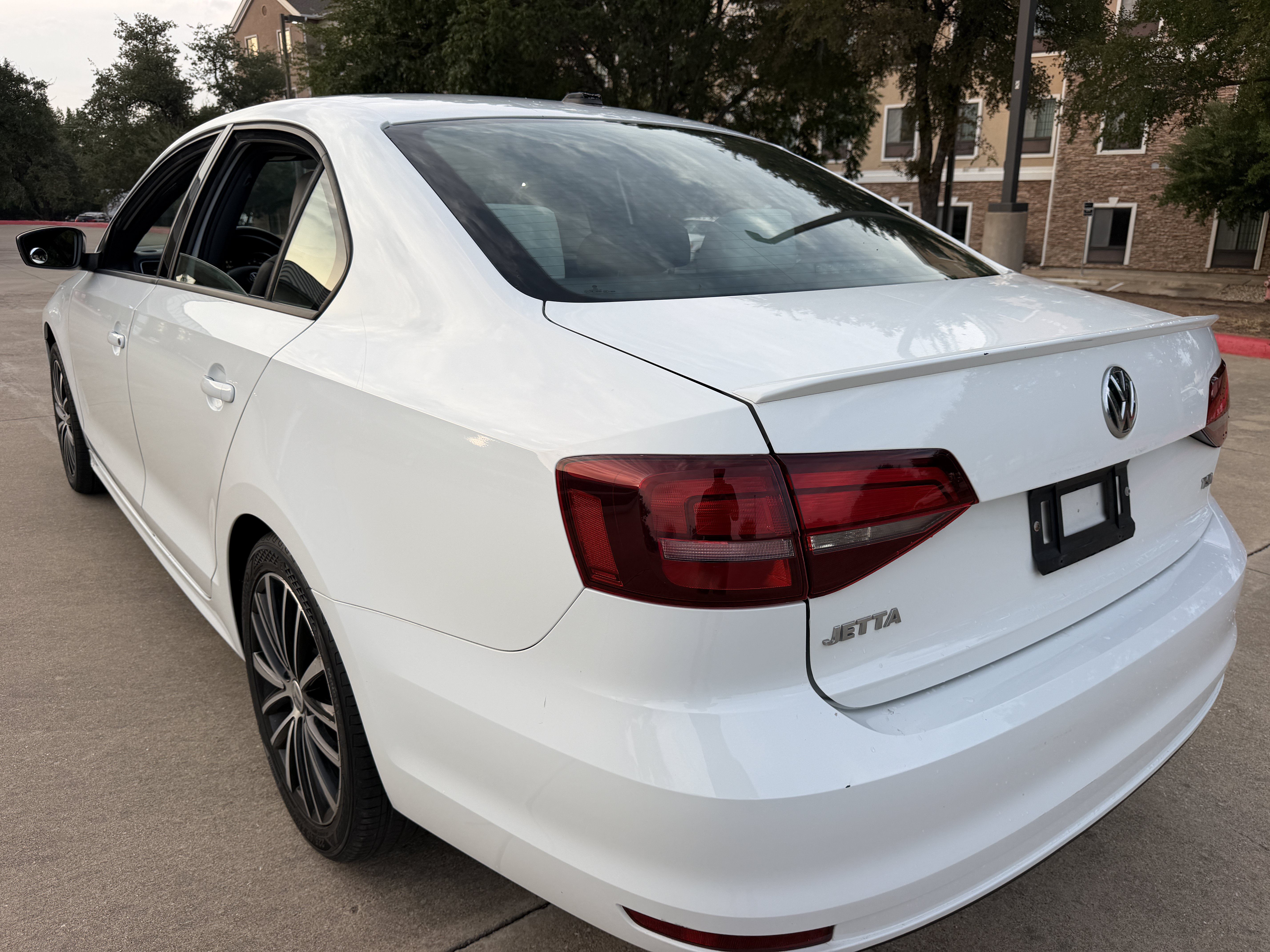 Used 2016 Volkswagen Jetta Sport FWD image 5