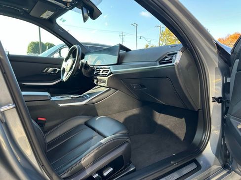 Used 2023 BMW 330i Sedan w/ Driving Assistance Package image 31