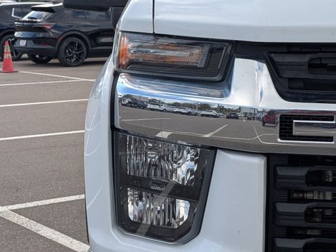 Used 2022 Chevrolet Silverado 2500 LT w/ Convenience Package image 9