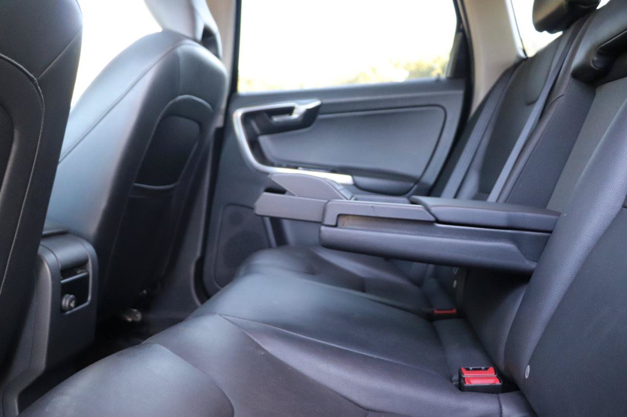 Used 2015 Volvo XC60 T6 AWD/4WD image 29