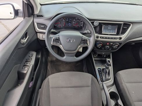 Used 2018 Hyundai Accent SE FWD image 25