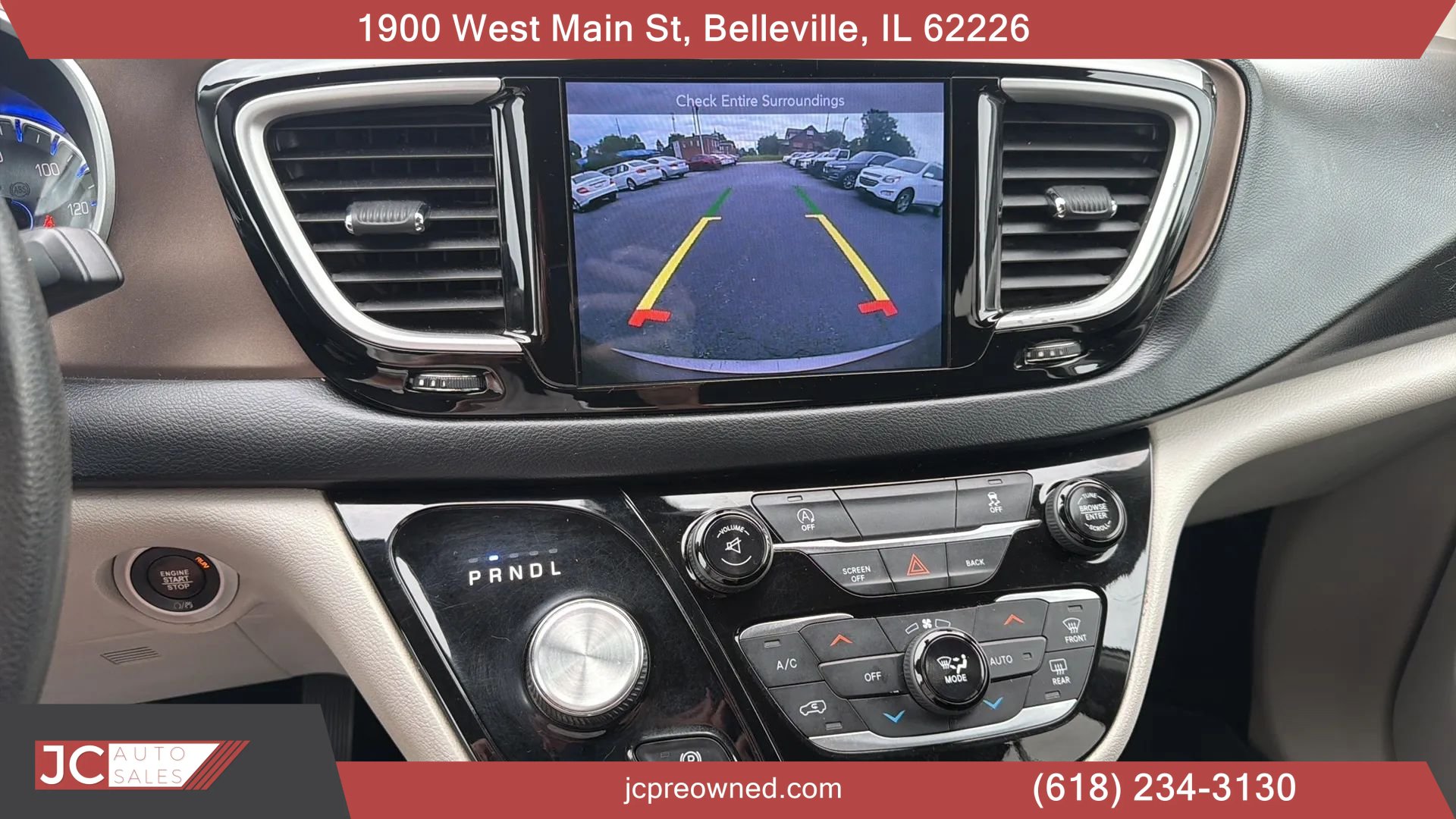 Used 2017 Chrysler Pacifica Touring Plus w/ Tire & Wheel Group FWD image 16