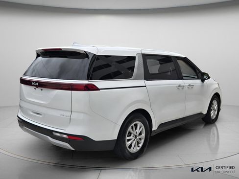 Certified 2023 Kia Carnival LX FWD image 6