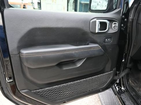 Used 2021 Jeep Wrangler Unlimited Sahara AWD/4WD image 12