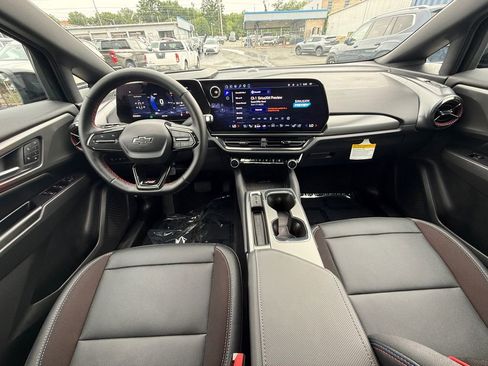 New 2026 Chevrolet Equinox EV RS FWD image 25