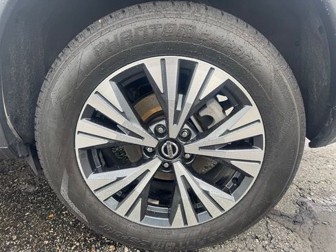 Used 2021 Nissan Rogue SV image 22