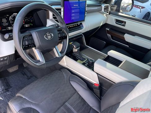 Used 2023 Toyota Sequoia Capstone AWD/4WD image 20
