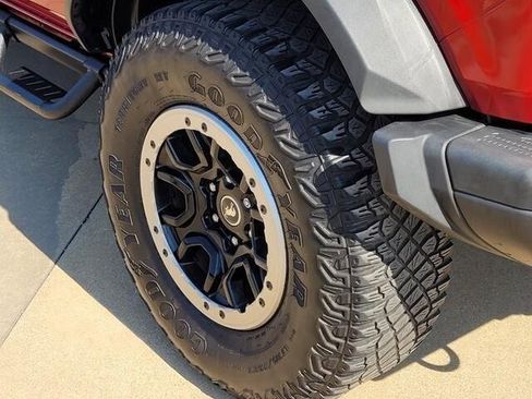 Used 2021 Ford Bronco Badlands image 7