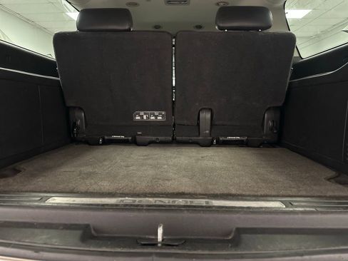 Used 2011 GMC Yukon XL Denali image 14