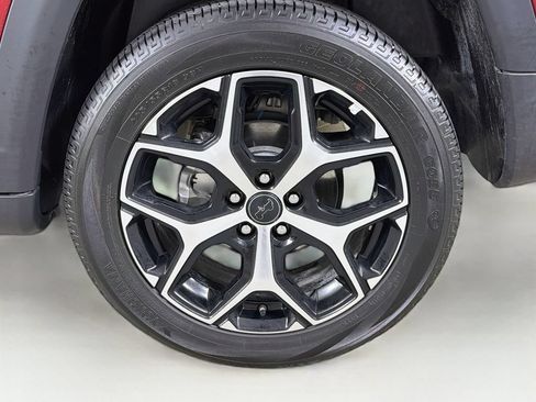 Used 2025 Jeep Compass Limited AWD/4WD image 32
