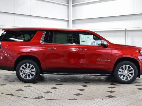 New 2025 Chevrolet Suburban Premier image 9