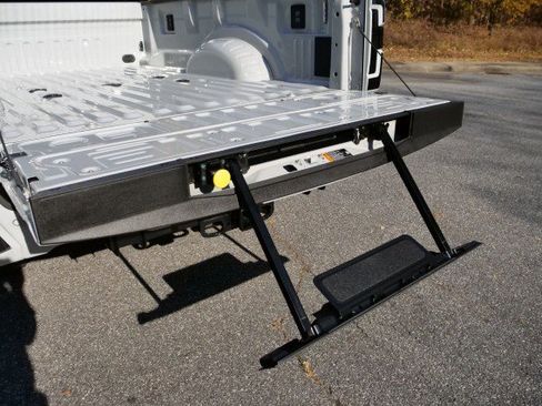 Used 2025 Ford F450 Platinum w/ FX4 Off-Road Package image 44