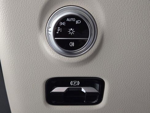 Used 2022 Mercedes-Benz C 300 Sedan image 33