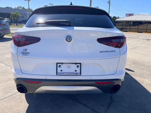 Used 2022 Alfa Romeo Stelvio Ti image 4